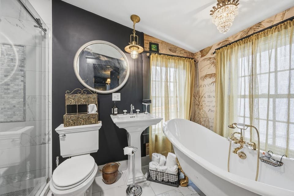 Shower, Toilet, Bathroom, Bath