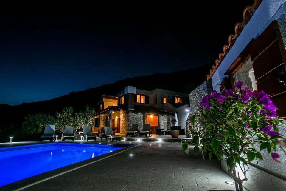 Balcony/Terrace, Pool view, Swimming pool, Swimming pool