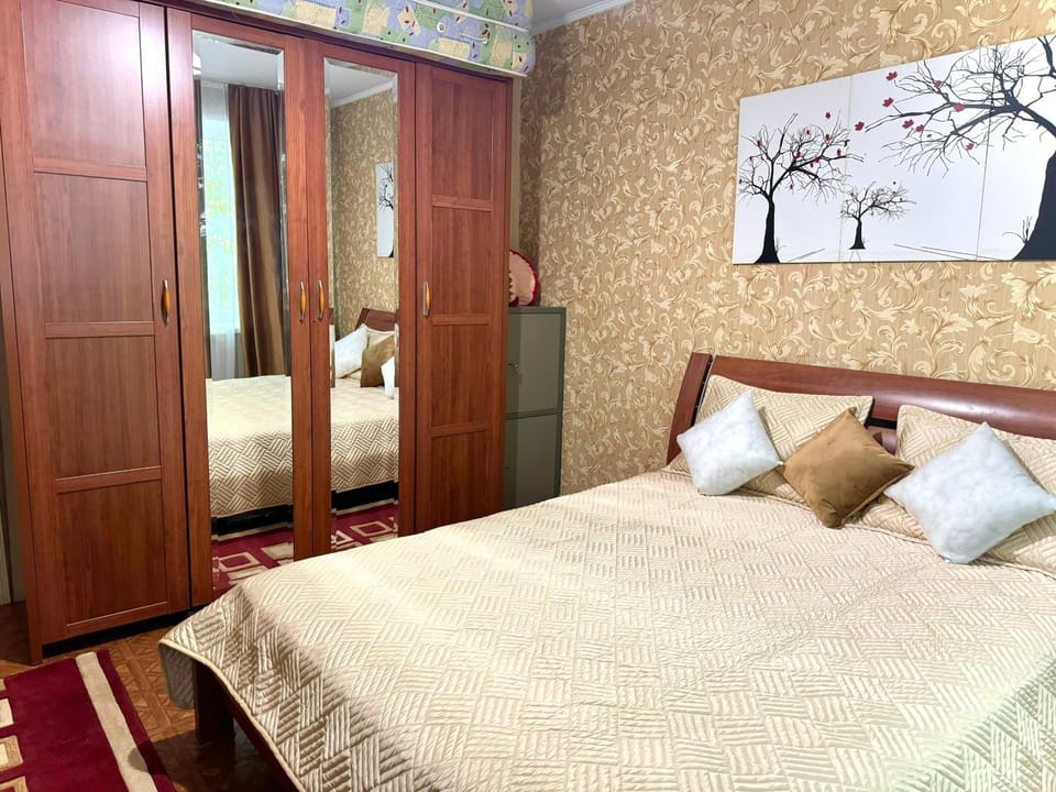 Добрая квартира Apartment in Almaty