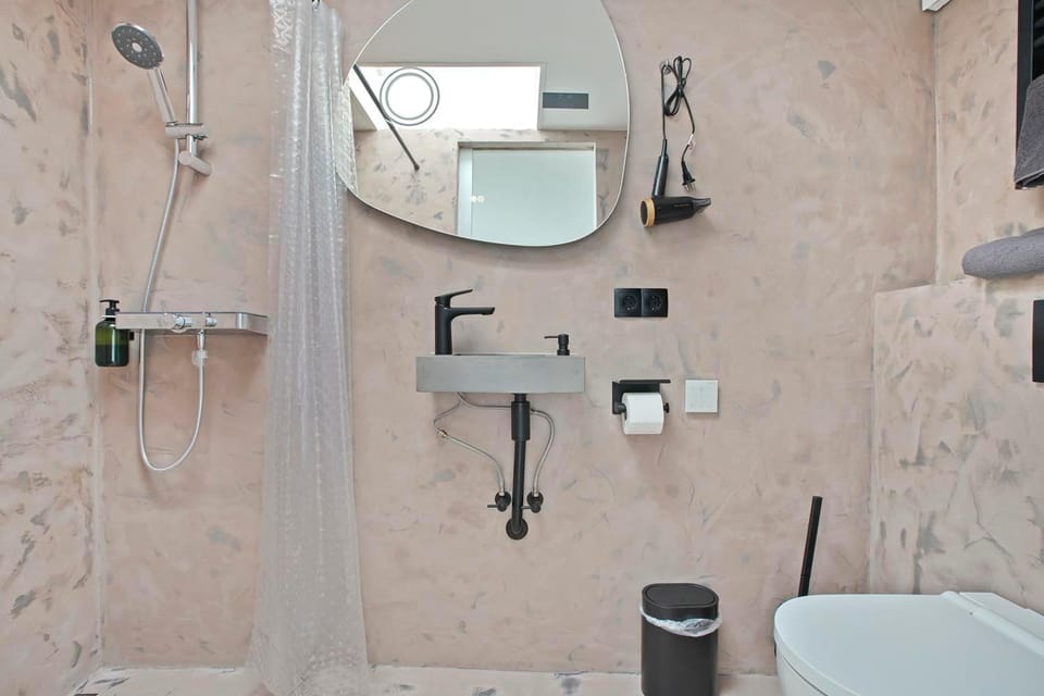 Shower, Toilet, Bathroom