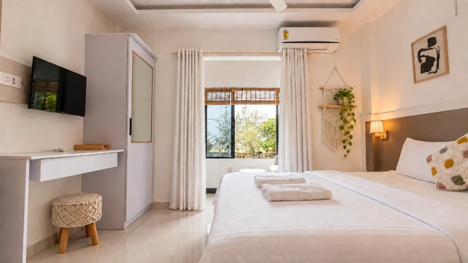 Bed, Photo of the whole room, Bedroom, Sea view, towels