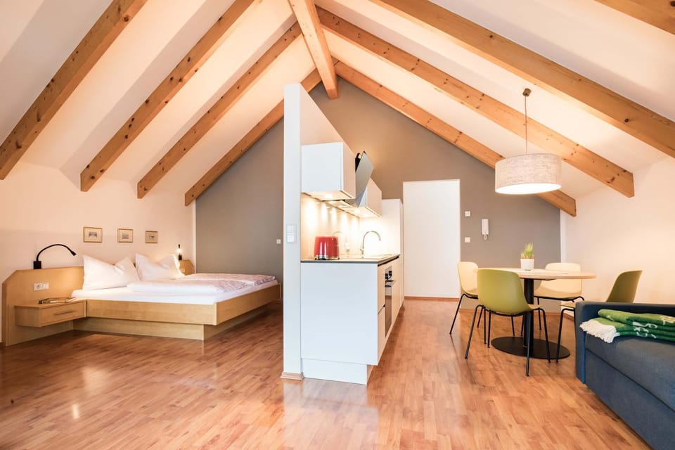 Bed, Kitchen or kitchenette, Living room, Photo of the whole room, Dining area, Bedroom