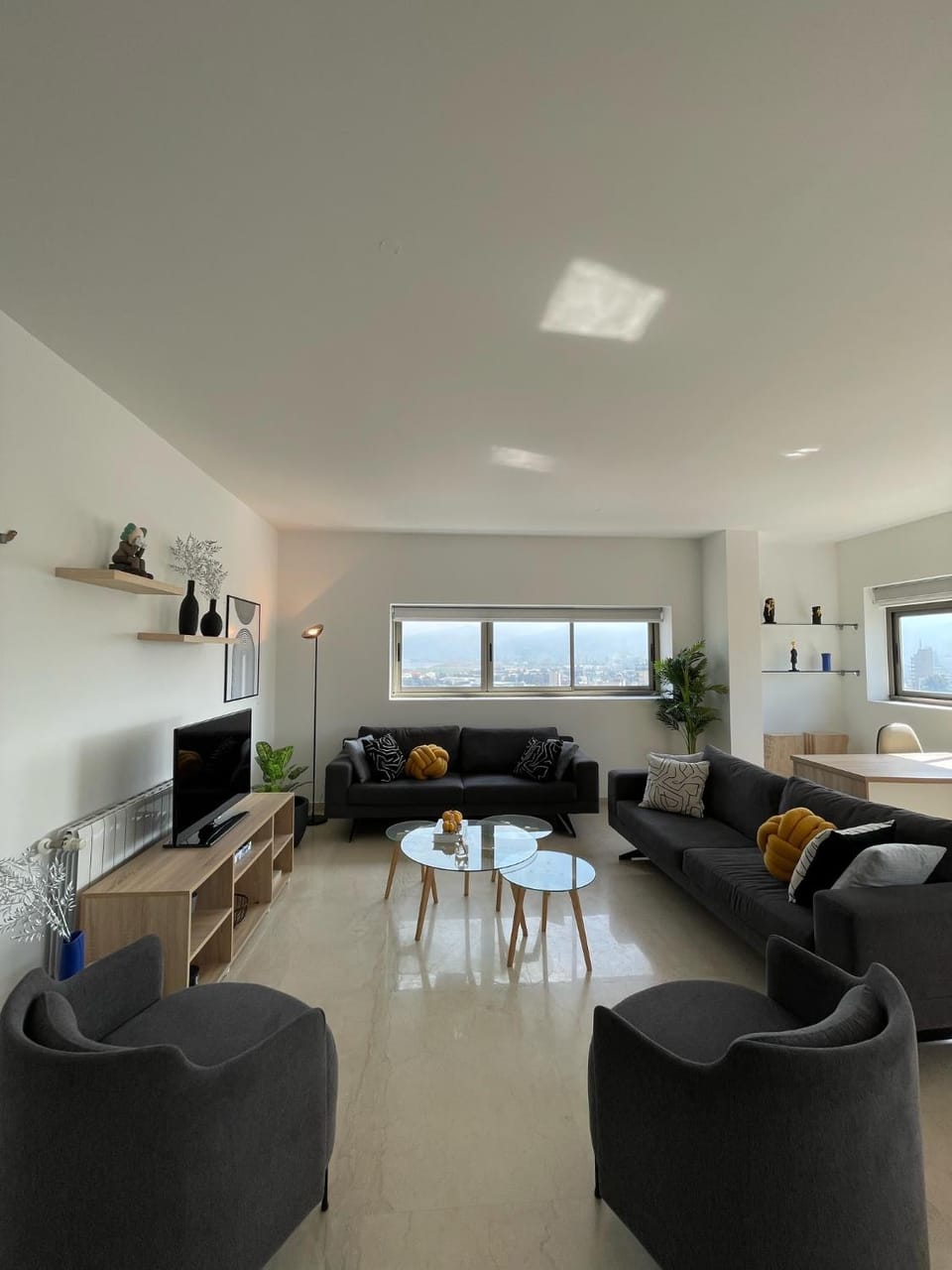 Communal lounge/ TV room, TV and multimedia, Living room, Seating area, Evening entertainment