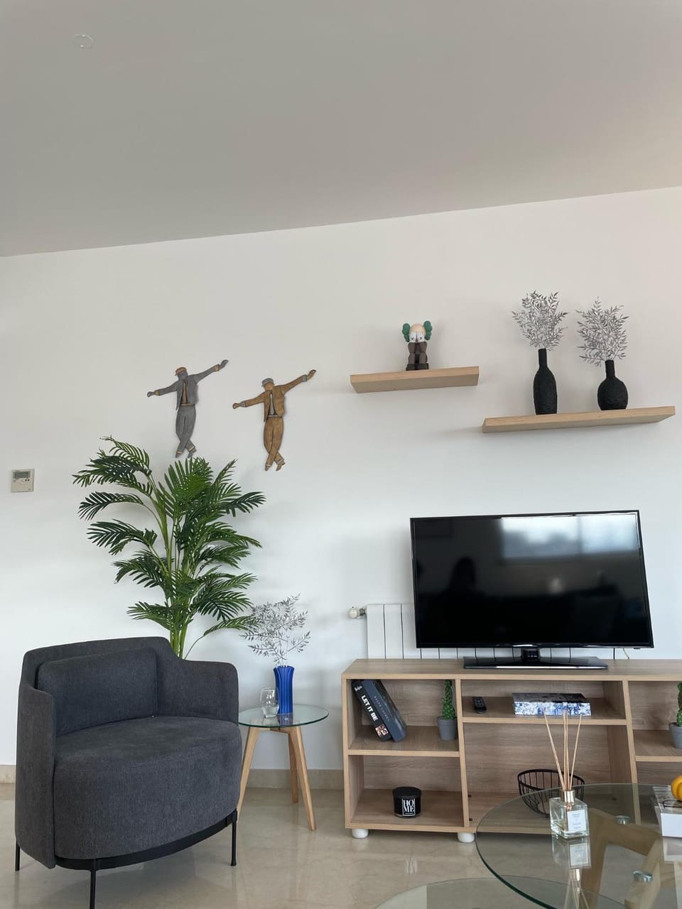 Communal lounge/ TV room, TV and multimedia, Living room, Seating area, Evening entertainment