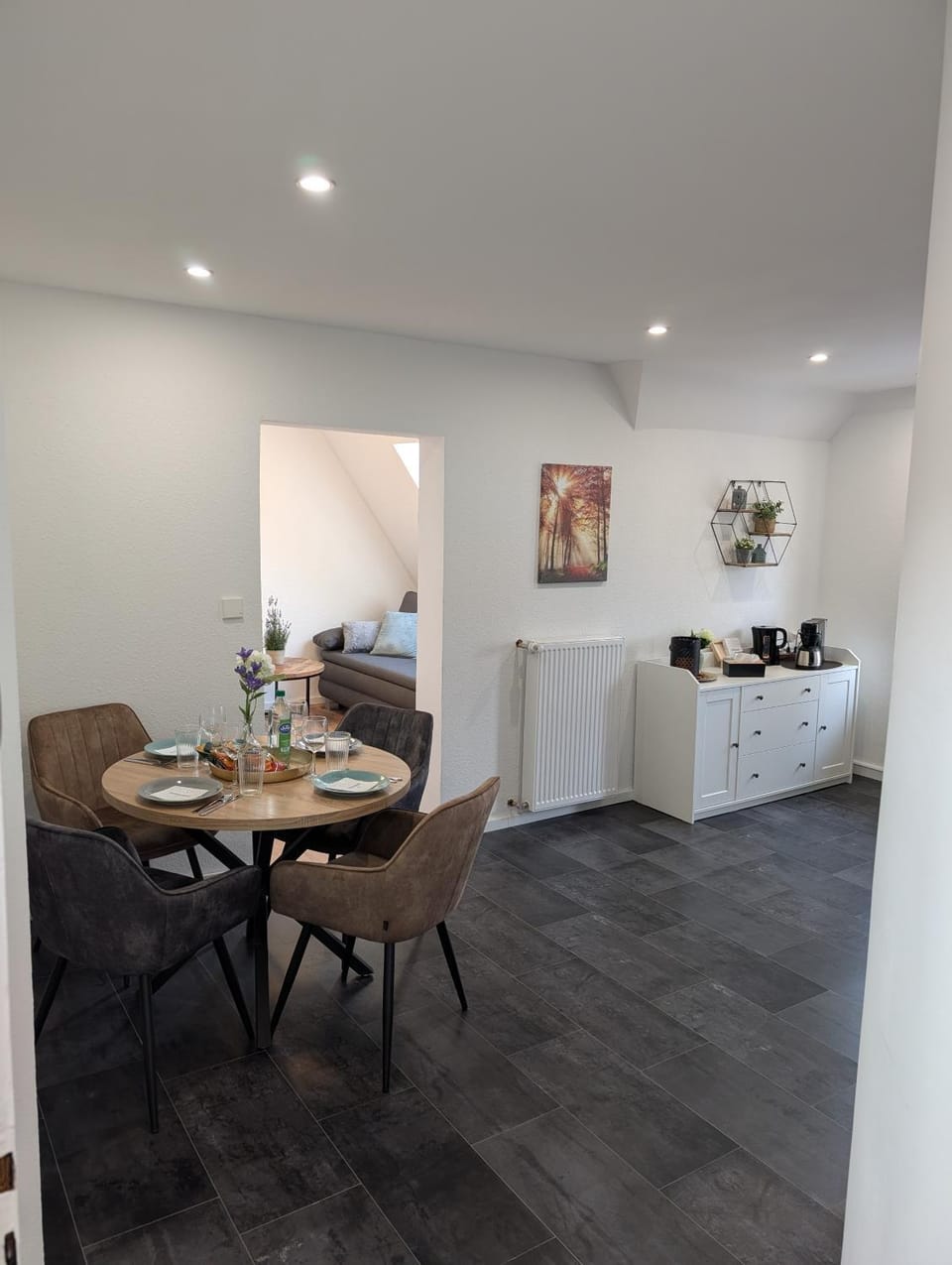 Seating area, Dining area