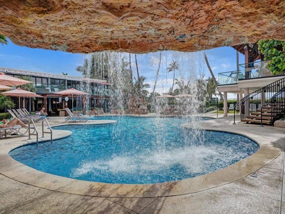 2 Bedroom Condo with Resort Amenities, Pool and Gym 618 Apartment in Miami Beach