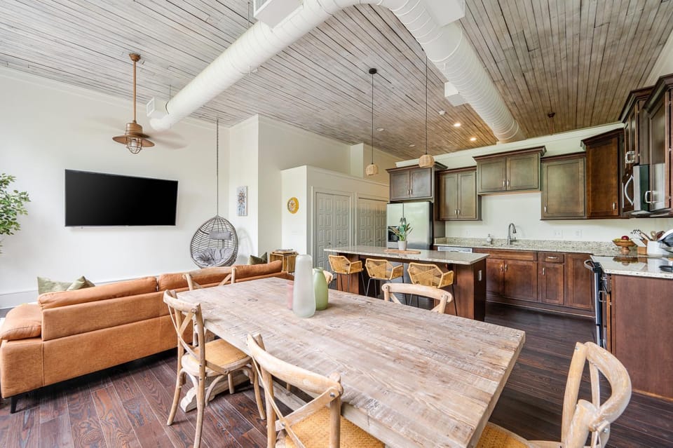 TV and multimedia, Kitchen or kitchenette, Living room, Dining area, pet friendly