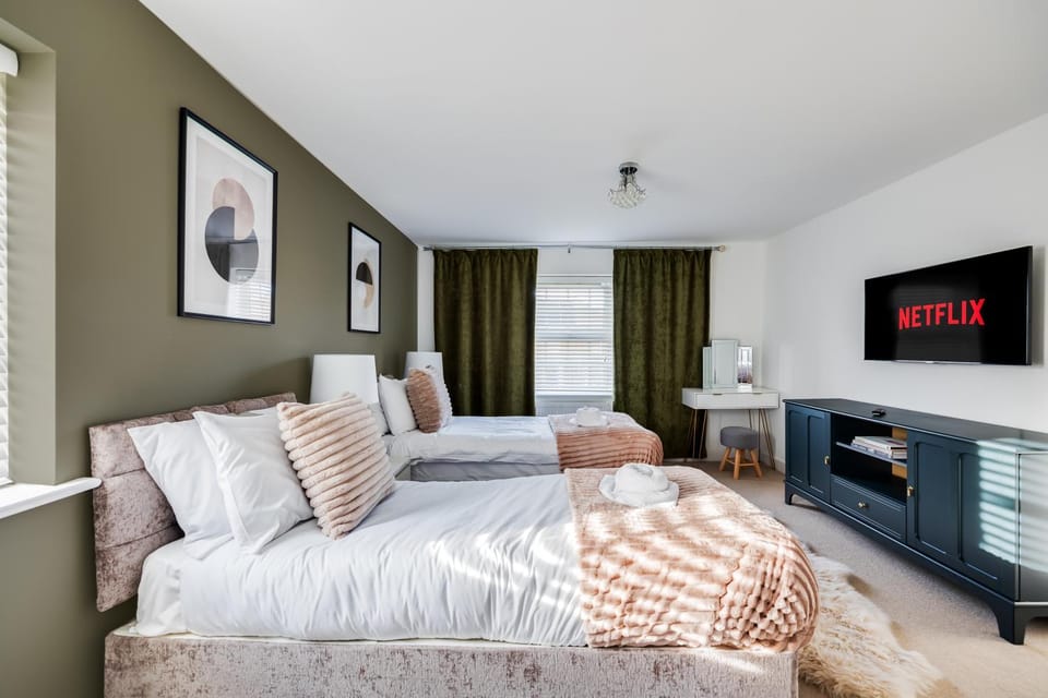 Bed, Bedroom