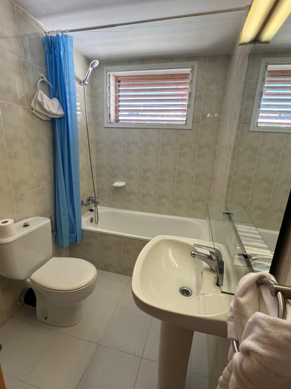 Toilet, Bathroom, Bath, towels
