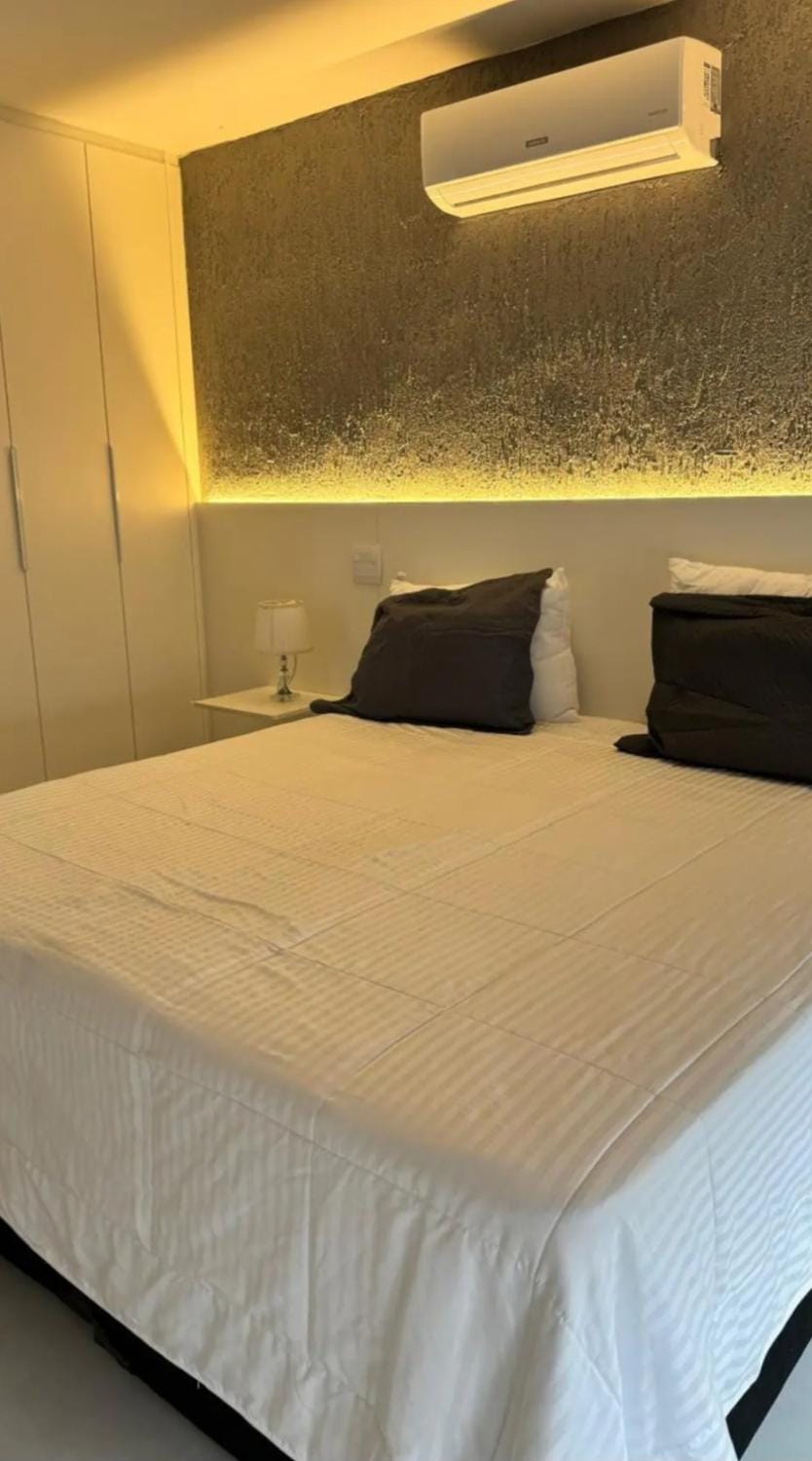 Bed, Photo of the whole room, Bedroom, air conditioner