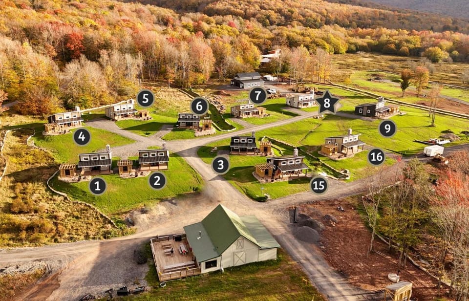 Valley View Resort Cabin 8, 2-Bed, Modern-Luxury with Hot Tub in Canaan Valley, WV Cabin in Dry Fork