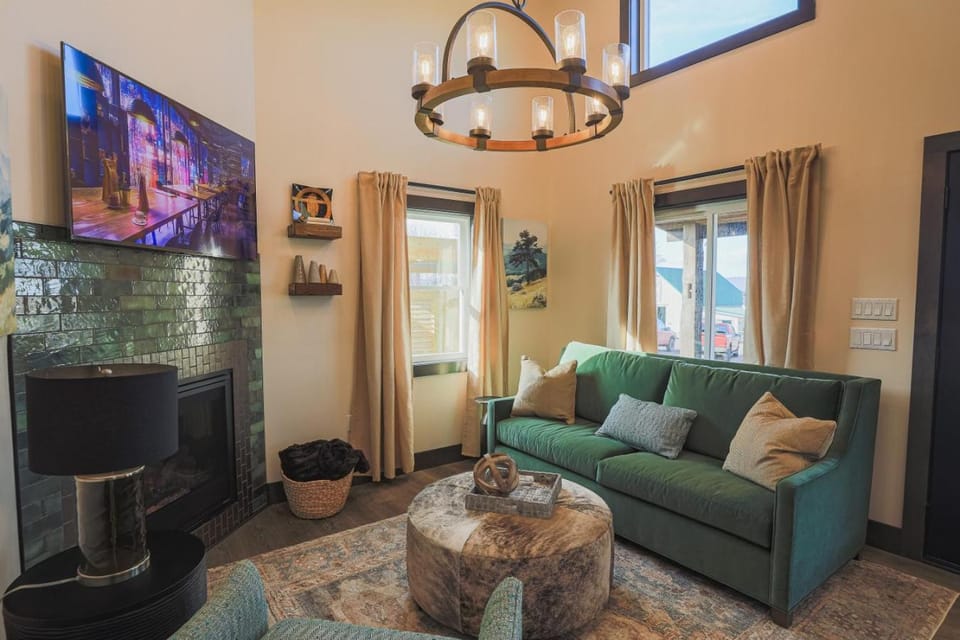 Valley View Resort Cabin 8, 2-Bed, Modern-Luxury with Hot Tub in Canaan Valley, WV Cabin in Dry Fork