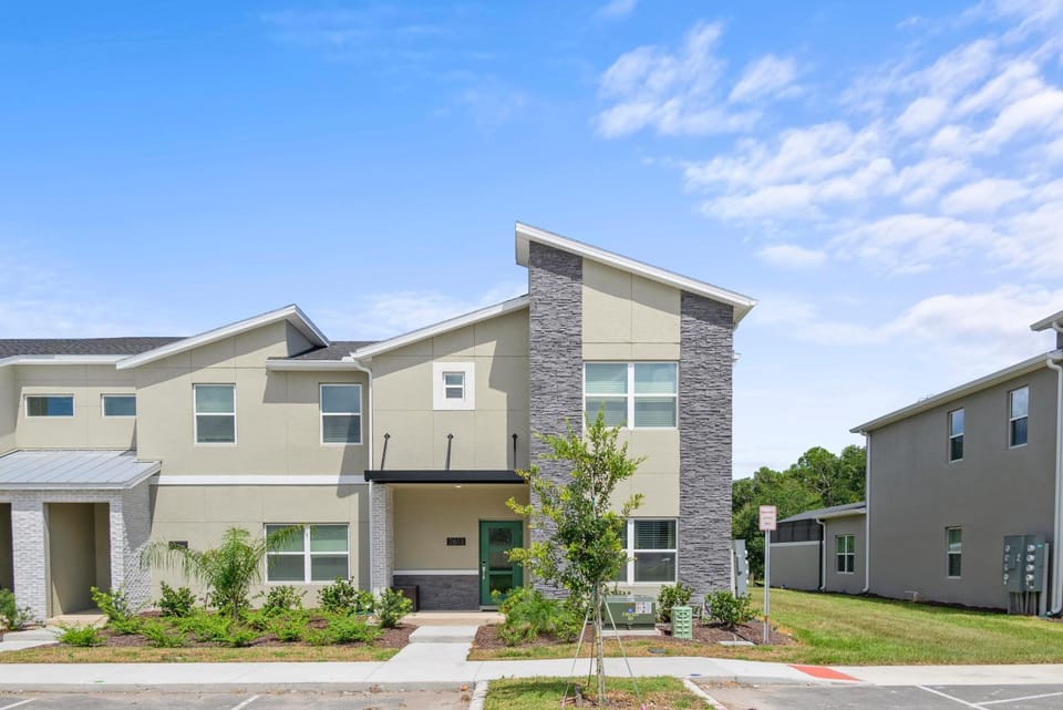 Property building, Spring, Day