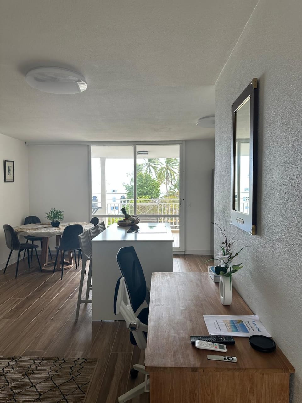 Seating area, Dining area