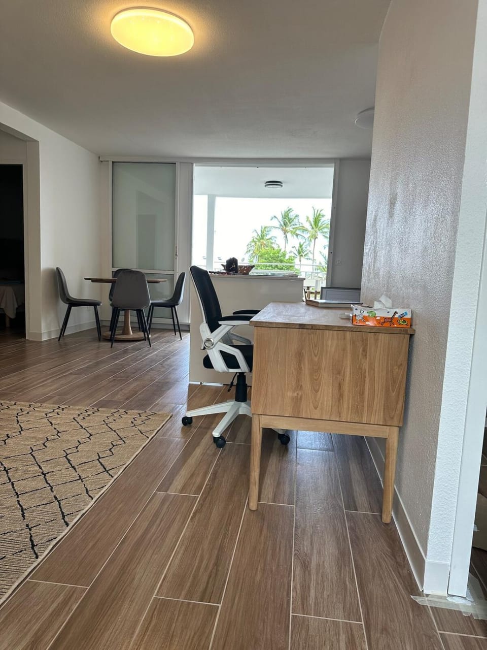 Seating area, Dining area