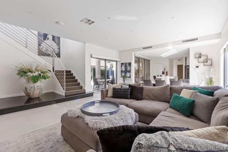 Living room, Seating area