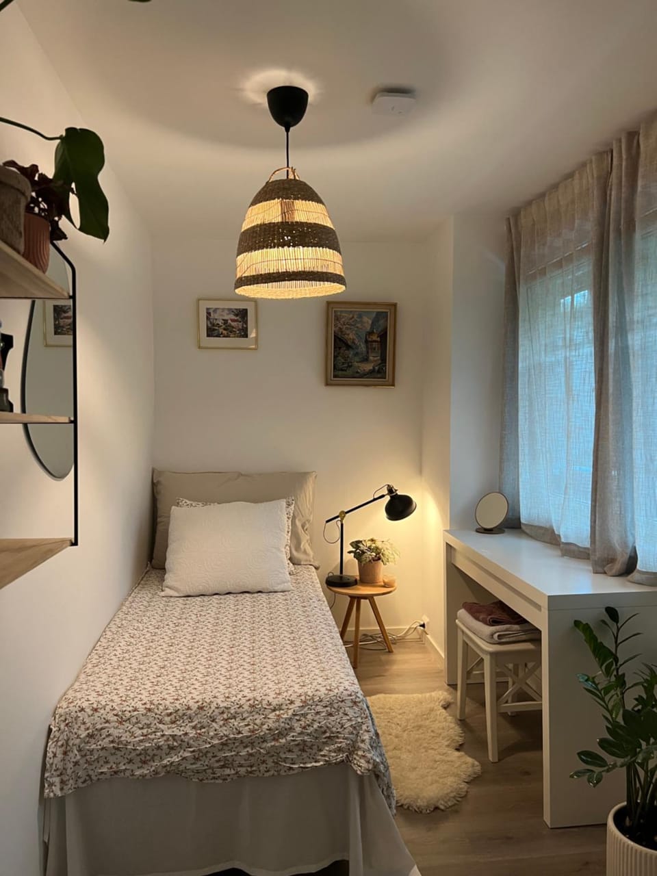 Bed, Photo of the whole room, Bedroom, hair dresser