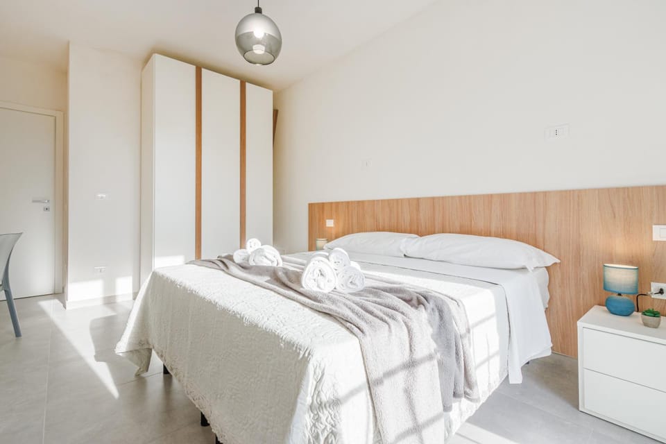 Bed, Photo of the whole room, Bedroom, towels, wardrobe