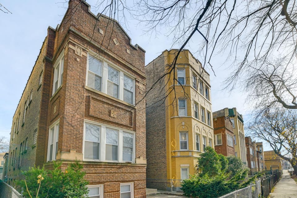Walk to Devon Avenue & Warren Park: Chicago Apt! Apartment in Chicago