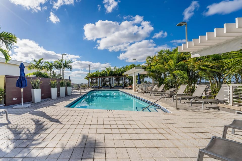 Pool view, Swimming pool