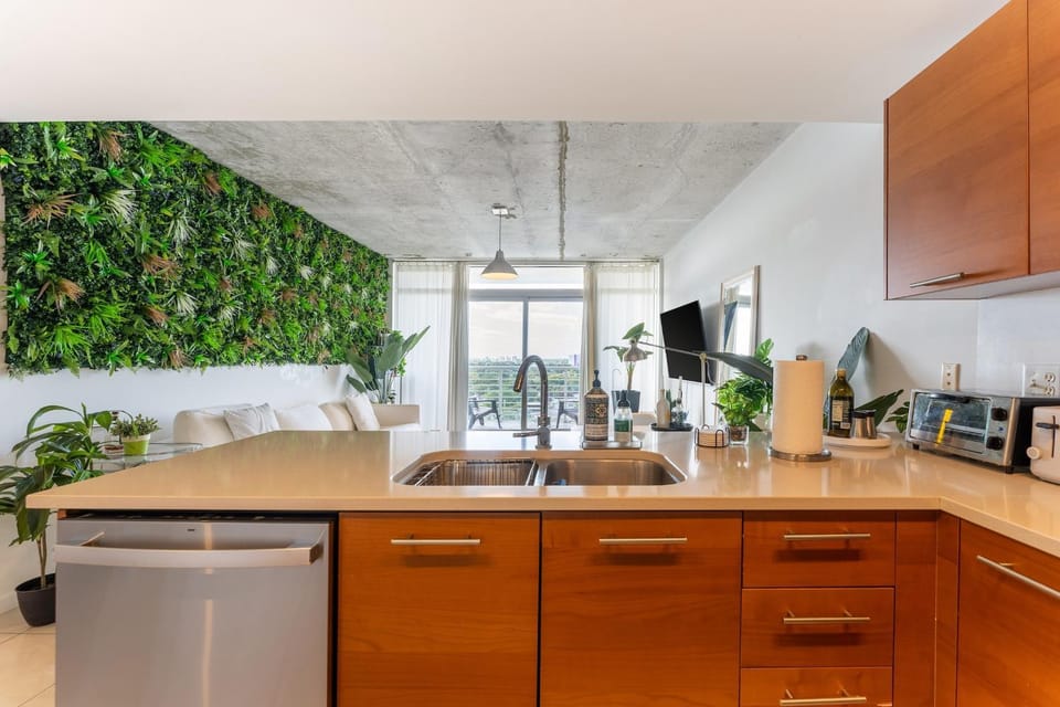 TV and multimedia, Kitchen or kitchenette, dishwasher, oven, stove