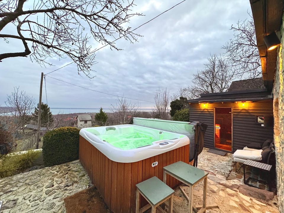 Balaton House - Panoramic Lux Villa in Hungary