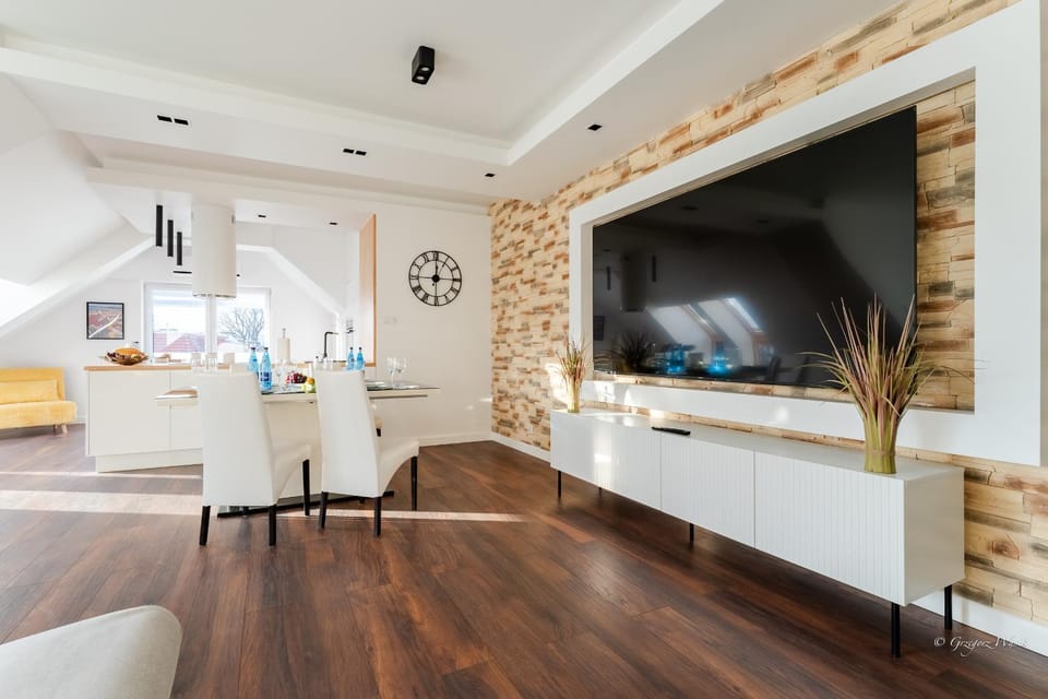 Apartament Skyline Premium - przy deptaku, blisko do Term, parking podziemny Apartment in Lower Silesian Voivodeship
