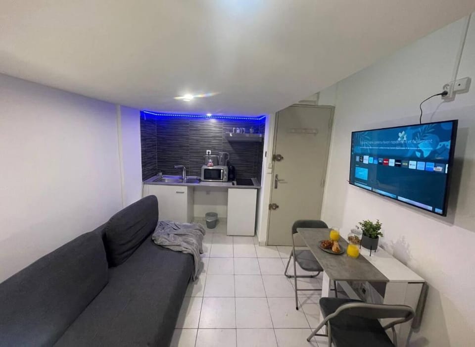 Studio NYO Vieux Port Apartment in Marseille