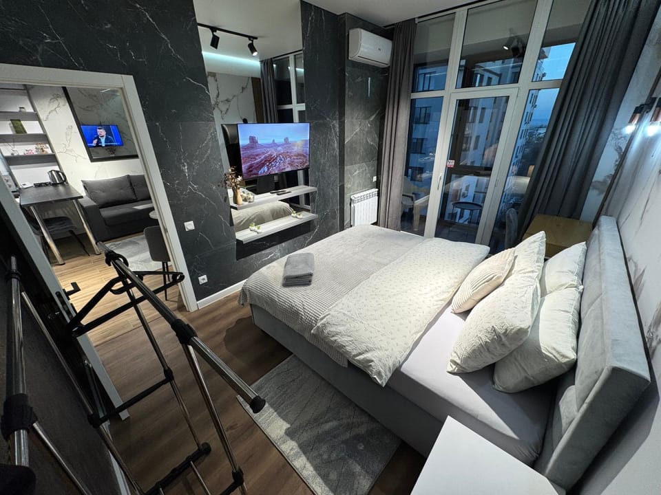 Bed, Photo of the whole room, Bedroom