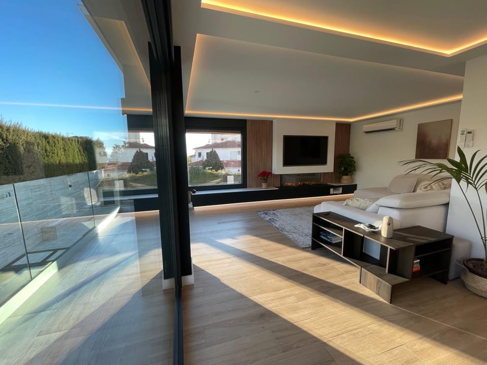 TV and multimedia, Living room, Garden view