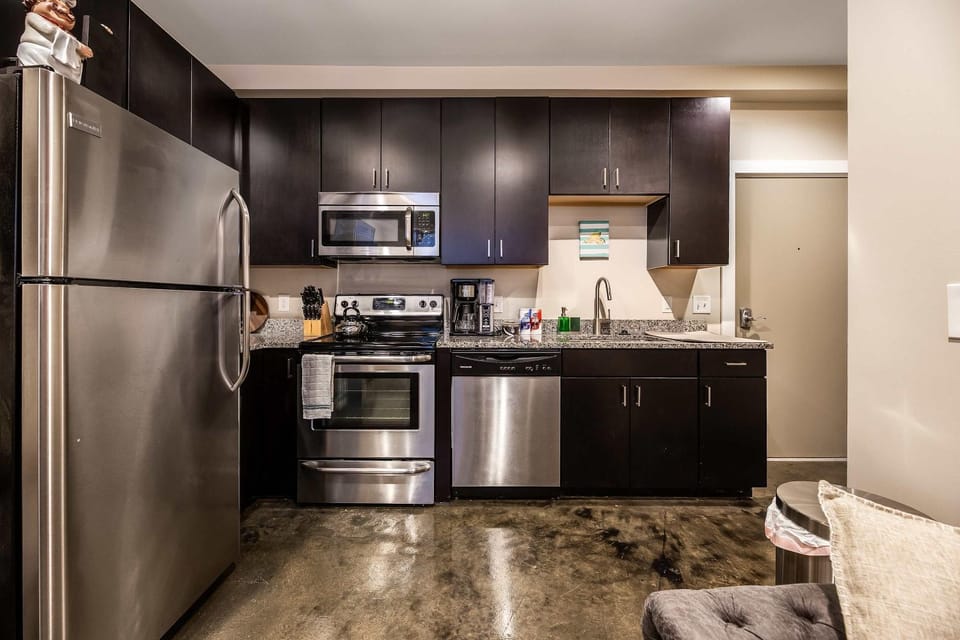 The West End Flats Hotel Apartment in Roanoke