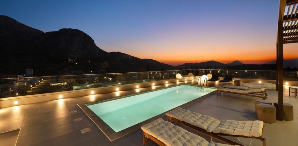 Night, Natural landscape, View (from property/room), Pool view, Swimming pool, Swimming pool, Sunrise, Sunset, sunbed
