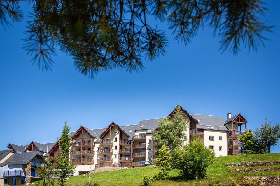 Résidence Hauts De Peyragudes Mp - T2/6pers -HAUT DE PEYRAGUDES A1- Peyresourde MAE-7531 Apartment in Occitanie