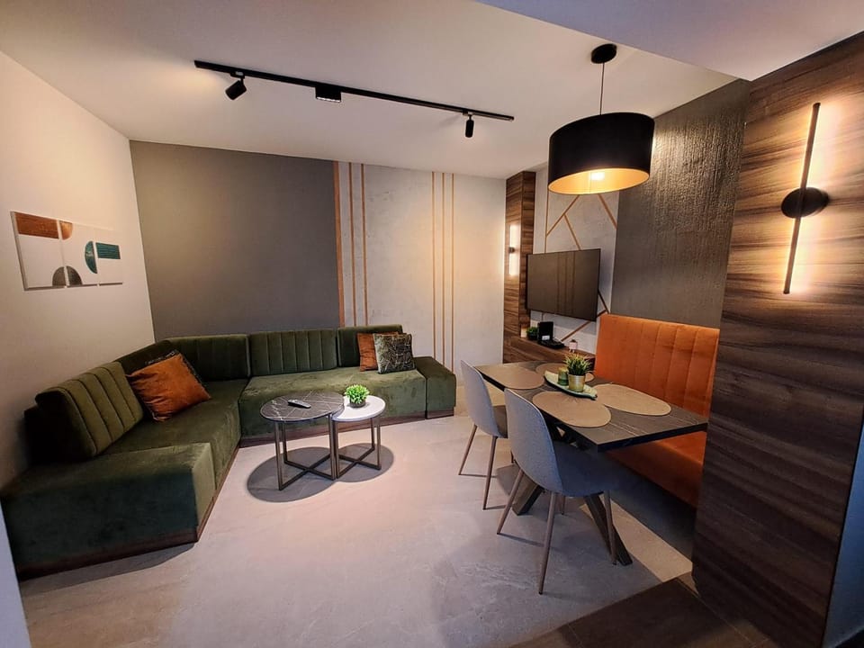 HILL Lux Apartman 1, FREE Secure private yard PARKING 2 place, DESIGNER home & WI-FI rooms & SMART TVx3 & 2 Bedroom & Rooms & Apartments Nis Apartment in Serbia