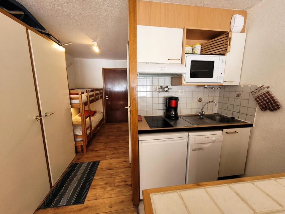 oven, kitchen