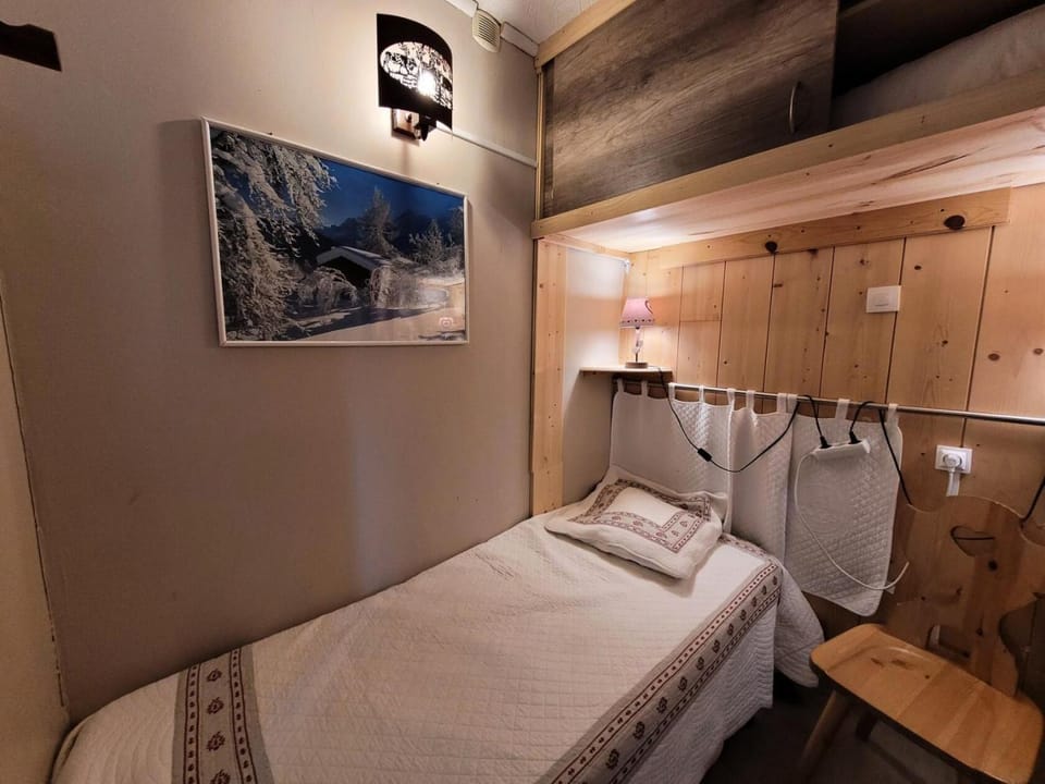Bed, Bedroom, furniture