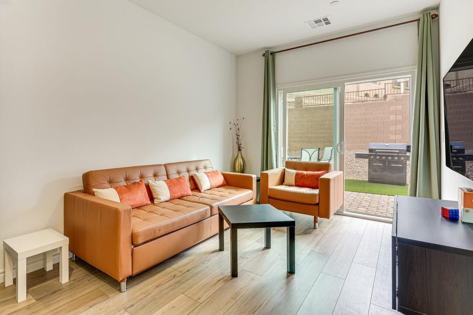 12 Mi to Lake Mead: Serene Henderson Hideaway! House in Henderson