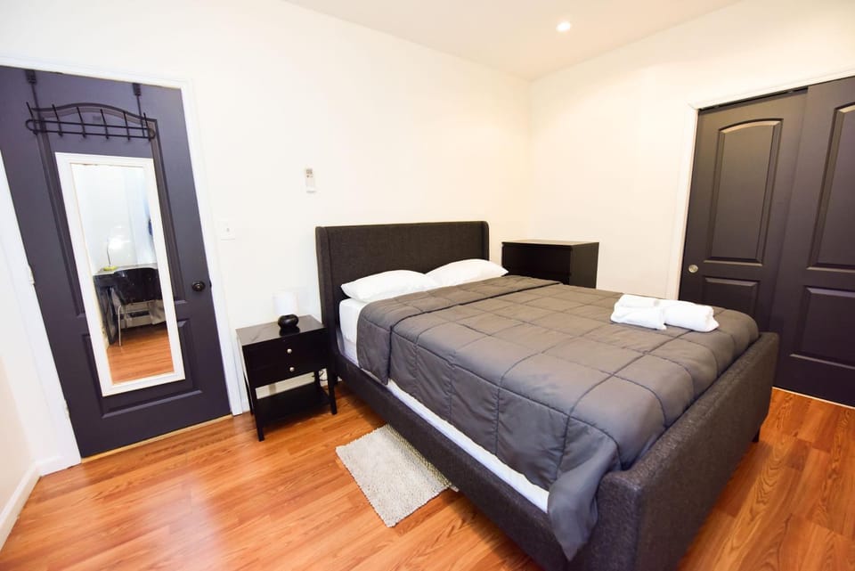 Bed, Photo of the whole room, Bedroom, wardrobe