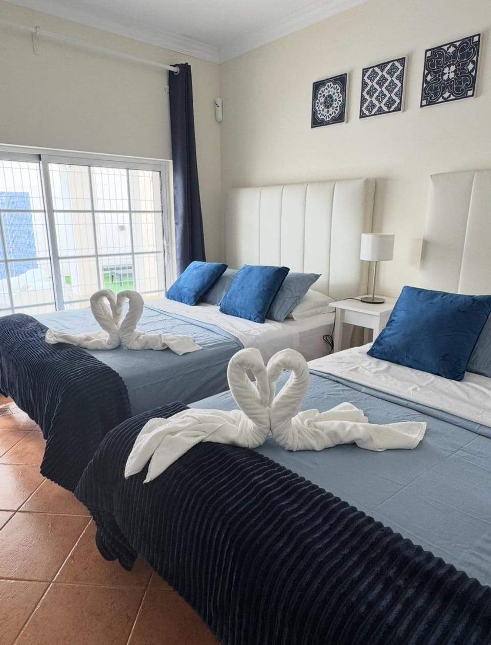 Property building, Bed, TV and multimedia, Photo of the whole room, Bedroom, Pool view, Pool view, Swimming pool, heating, internet, internet, internet, soundproof, sunbed, towels, wardrobe, air conditioner
