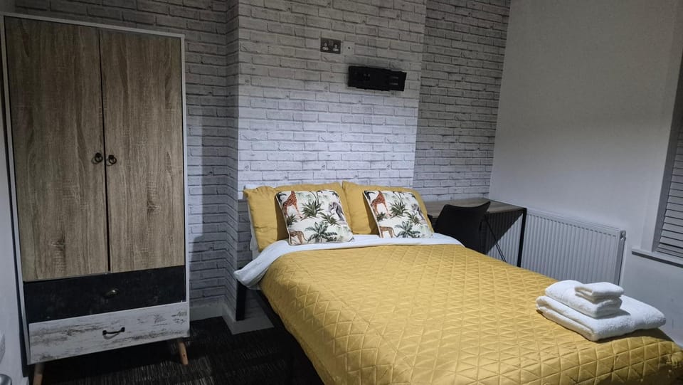 Bed, Photo of the whole room, Bedroom, towels, wardrobe