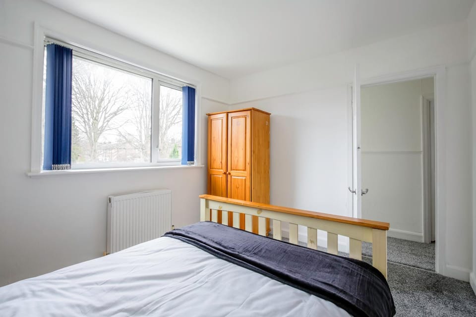 5-bedroom home in trendy Dibsbury area Manchester with parking House in Manchester