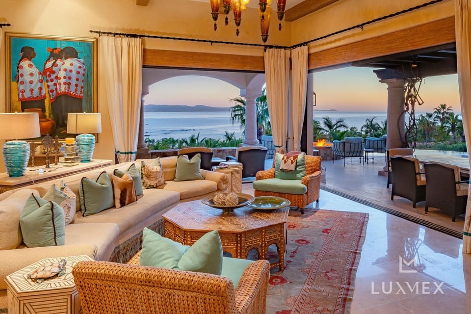 Luxurious Seclusion at Palmilla Fully Staffed - Swimmable Beach Villa in Baja California Sur