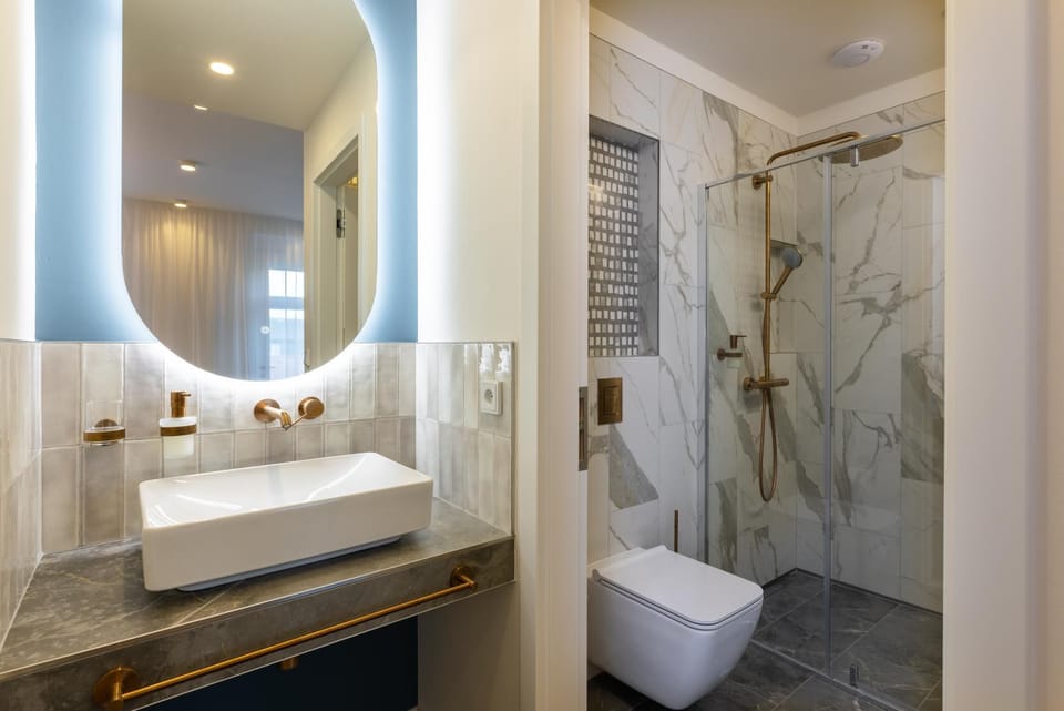 Shower, Toilet, Bathroom