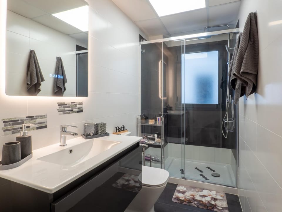 Shower, Bathroom