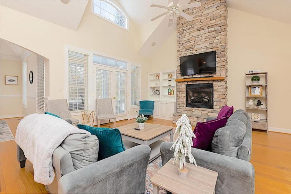 Living room, fireplace