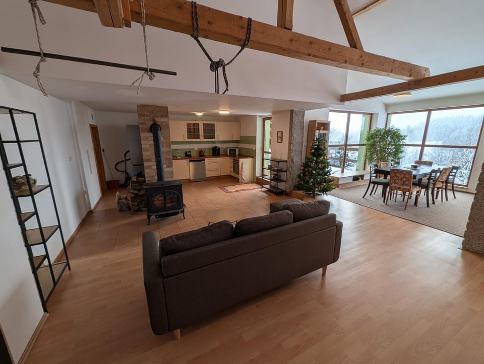 Kitchen or kitchenette, Seating area, fireplace