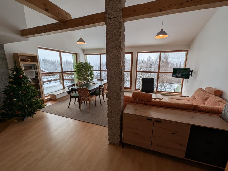 Communal lounge/ TV room, View (from property/room), Seating area, Garden view