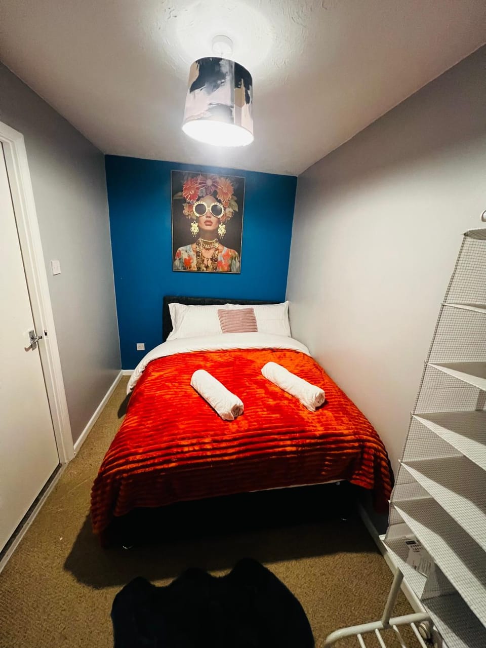 Chic 2BR escape near Luton Airport&Train Stn, Whipsnade zoo, Contractors Apartment in Luton