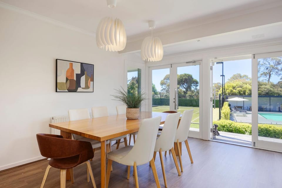 Dining area, Swimming pool