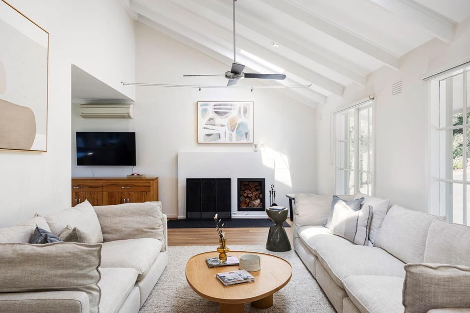 TV and multimedia, Living room, Seating area